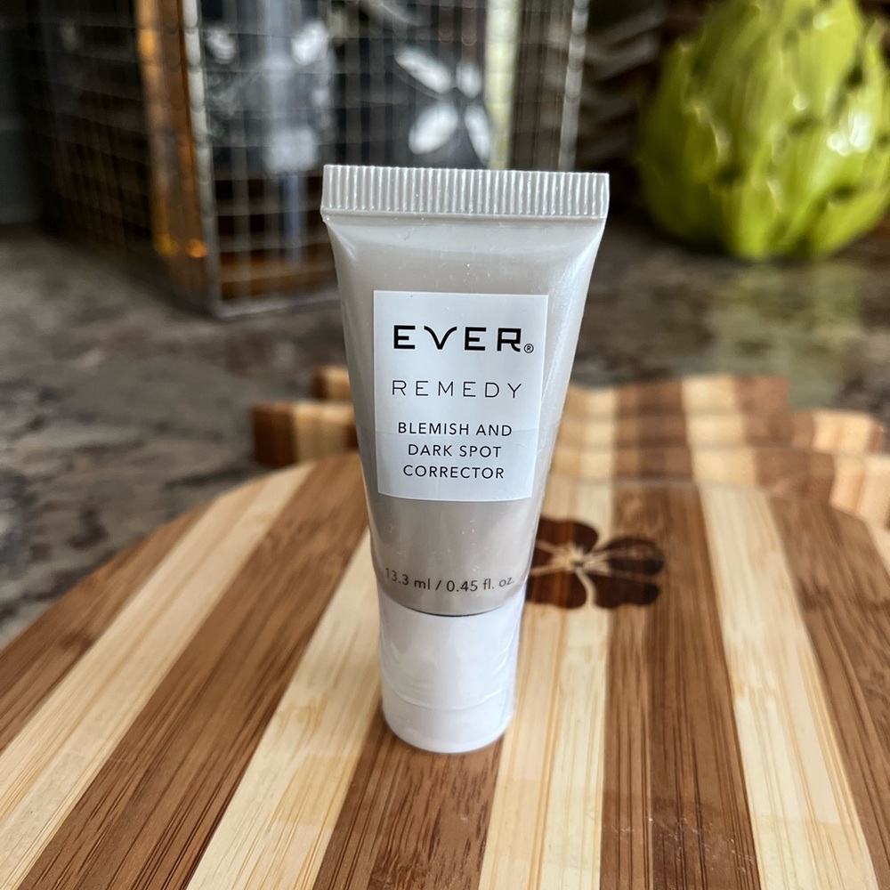 🆕 EVER by Stella & Dot Remedy Blemish & Dark Spot Corrector, Sealed/New